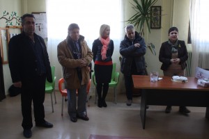 Η πρόεδρος του Κέντρου Κοινωνικής Πρόνοιας Περιφέρειας Κεντρικής Μακεδονίας κ. Συλβάνα Καρασαββίδου, στην κοπή της βασιλόπιτας, έχοντας δίπλα της τον Α’ Αντιπρόεδρο κ. Μιλτιάδη Οικονόμου, την διοικητική διευθύντρια κ. Ελισάβετ Μωυσιάδου και τα μέλη του διοικητικού συμβουλίου κ. Γεράσιμο Στεφανάτο και κ. Νίκο Γεωργιάδη. 