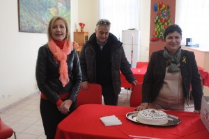 Η πρόεδρος του Κέντρου Κοινωνικής Πρόνοιας Περιφέρειας Κεντρικής Μακεδονίας κ. Συλβάνα Καρασαββίδου, με μέλη του διοικητικού συμβουλίου και τους εργαζομένους, στο Κέντρο Περίθαλψης Παίδων Σιδηροκάστρου.